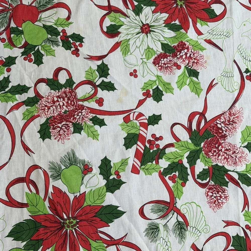 VTG Christmas Tablecloth Oval 58x89 Poinsettia Holly Ribbon Doves‎ Holiday Decor